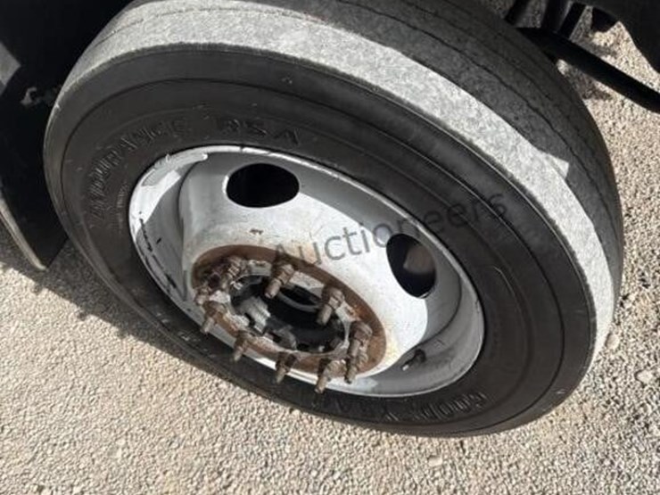 2016-ford-f550-image-21