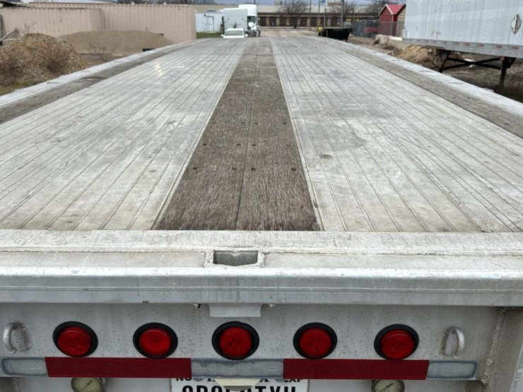 #153-•-1991-ravens-flat-bed-trailer-image-14