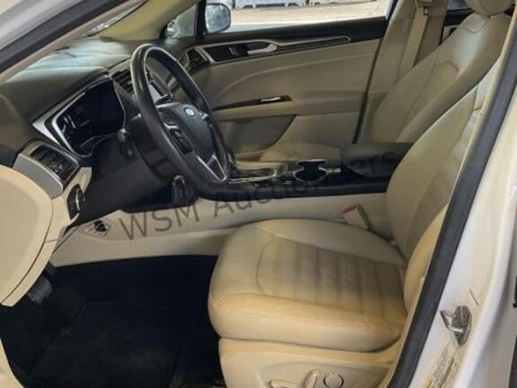 2016-ford-fusion-hybrid-sdn-image-22
