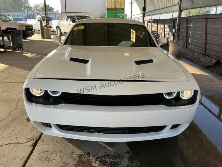 2016-dodge-challenger-sdn-image-3