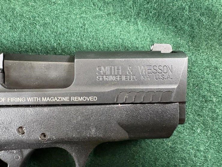 smith-&-wesson-m&p-45-auto-shield-pistol-image-3