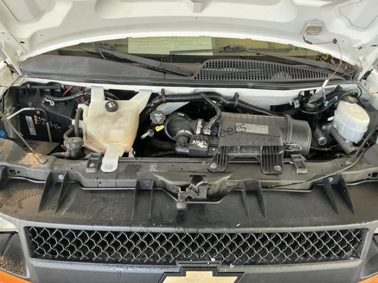 2012-chevrolet-express-1500-image-11