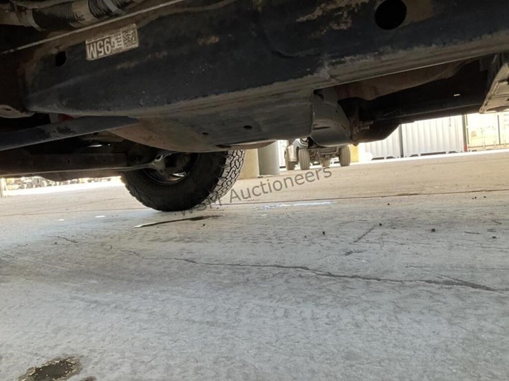 2015-chevrolet-silverado-2500-image-28