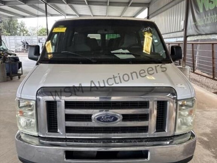 2009-ford-e350-image-3