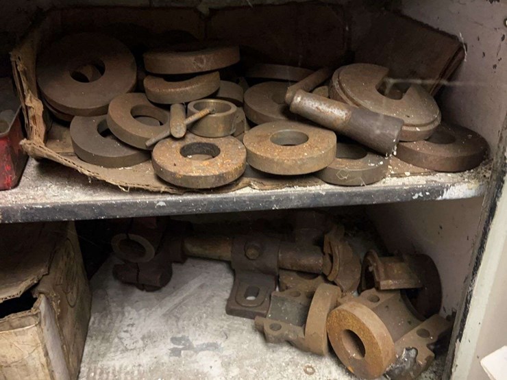 tool-cabinets-with-contents-and-arc-welder-image-7