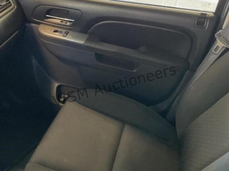 chevrolet-tahoe-image-19