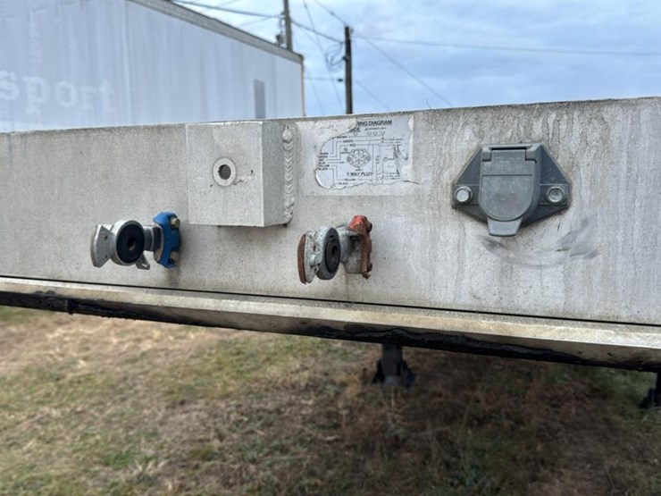 #153-•-1991-ravens-flat-bed-trailer-image-38