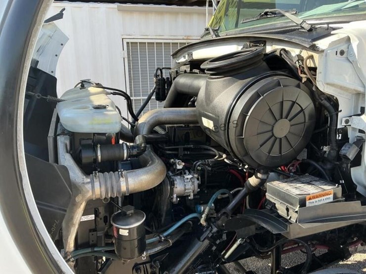 2003-sterling-l9500-image-23