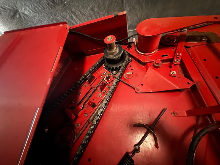 new-holland-658-image-10