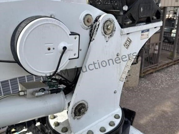 2016-ford-f550-image-17