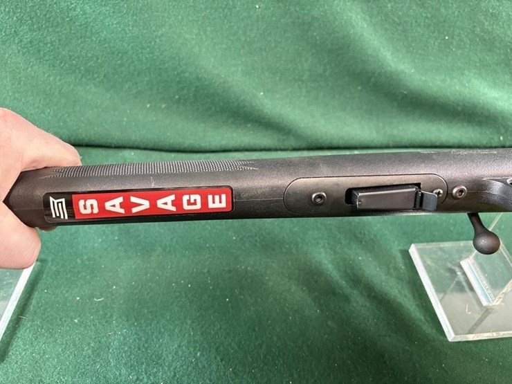new-savage-93r17-17hmr-rifle-image-11
