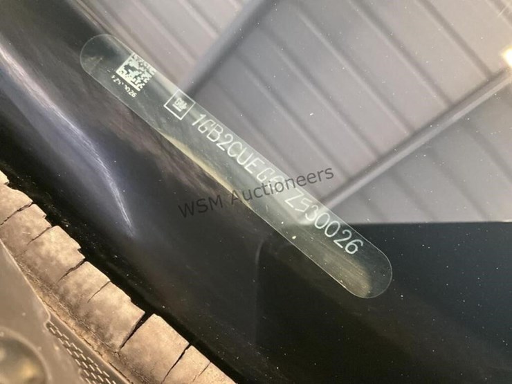 2015-chevrolet-silverado-2500-image-16