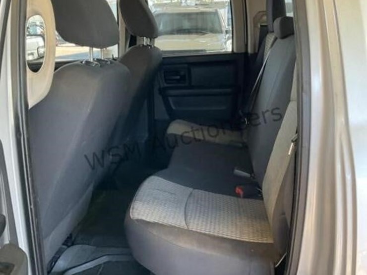 2011-dodge-1500-image-24