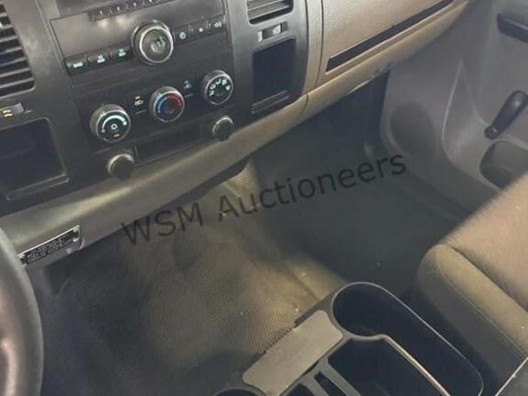 chevrolet-silverado-3500hd-image-24