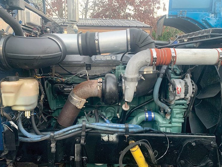 1998-peterbilt-379-image-3