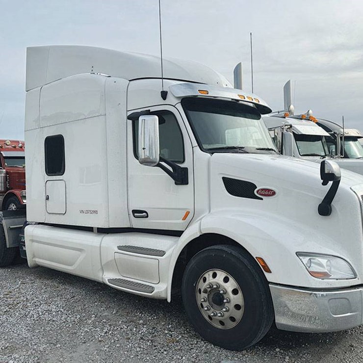 PETERBILT 579