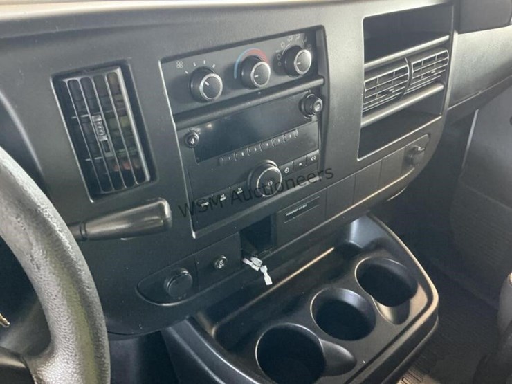 2012-chevrolet-express-1500-image-16