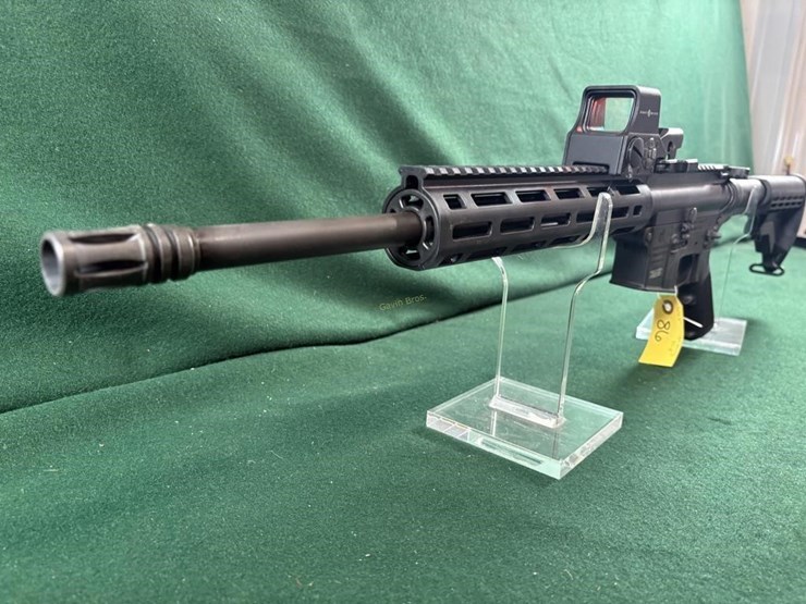 smith-&-wesson-m&p-15-22-22lr-rifle-image-12