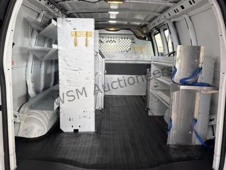 2014-chevrolet-express-2500-image-13