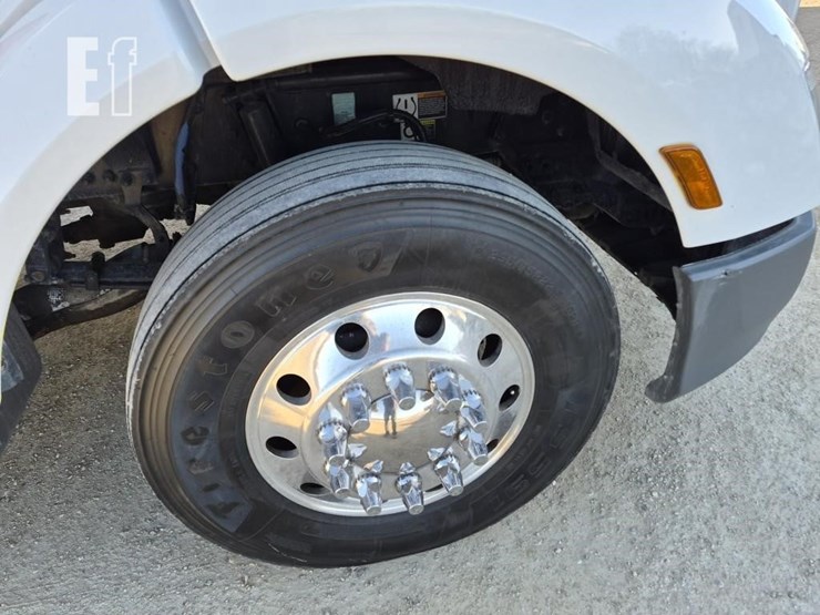 2017-peterbilt-579-image-7