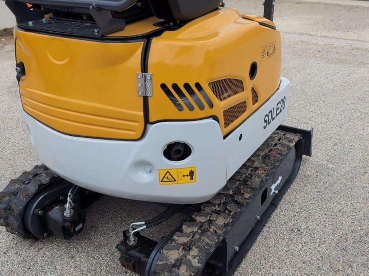 sdle20-mini-excavator---sd-launch-image-6