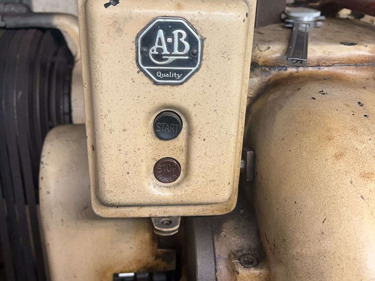 large-lathe-and-lathe-supplies-image-11