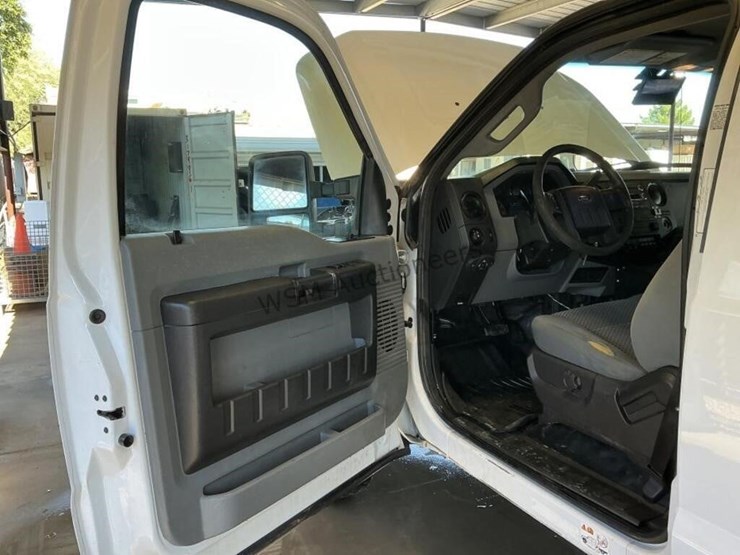 2016-ford-f550-image-23