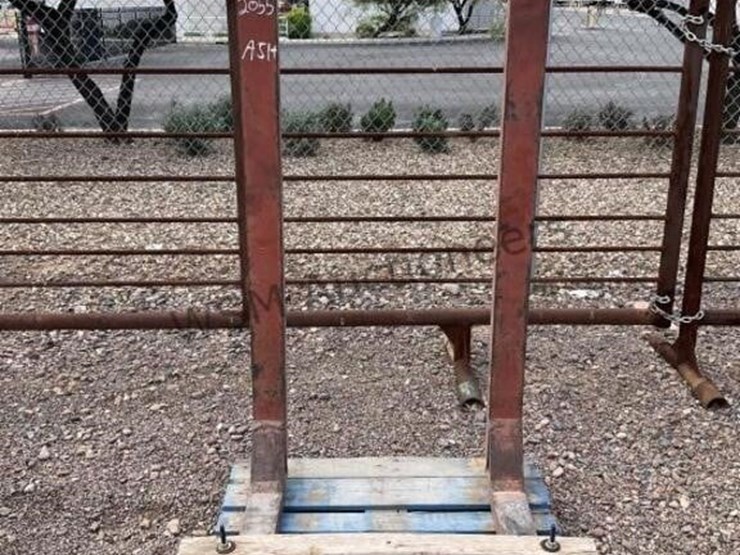 wheel-loader-bucket-forks-image-3