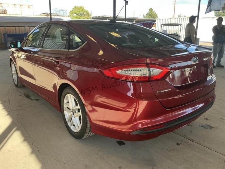 2015-ford-fusion-se-sdn-image-5