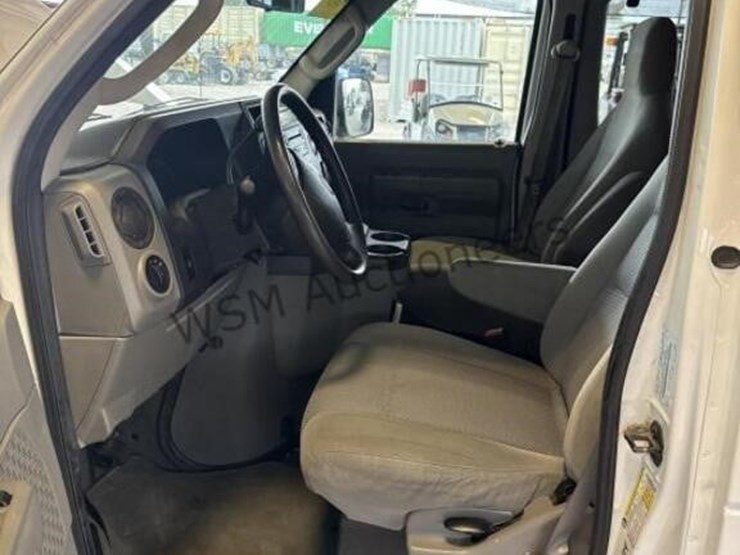 2009-ford-e350-image-24