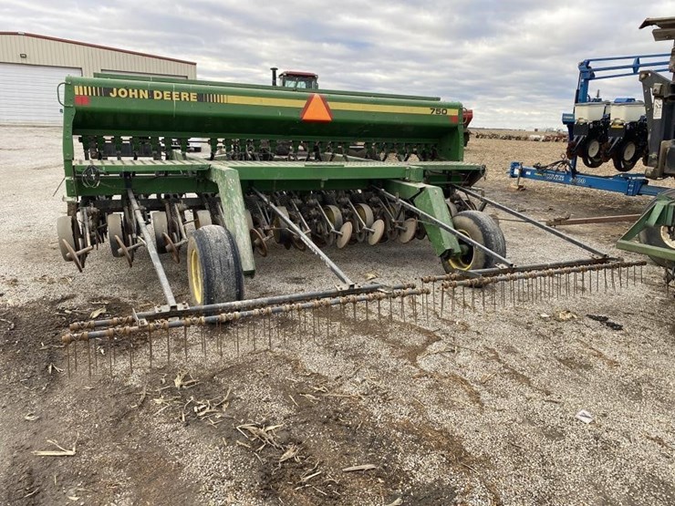 john-deere-750-image-2