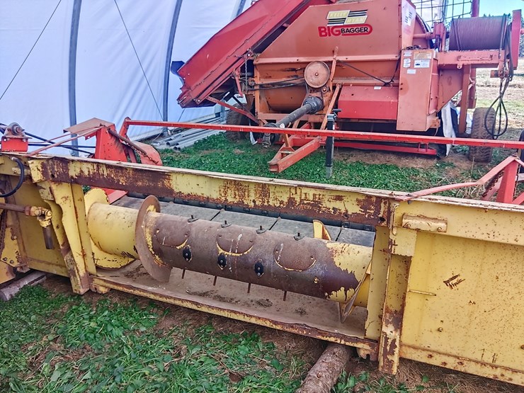 #4628-•-new-holland-pick-up-with-small-grain-image-2