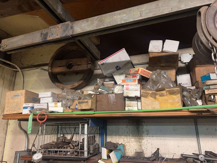 contents-of-shelf-and-gears-image-3