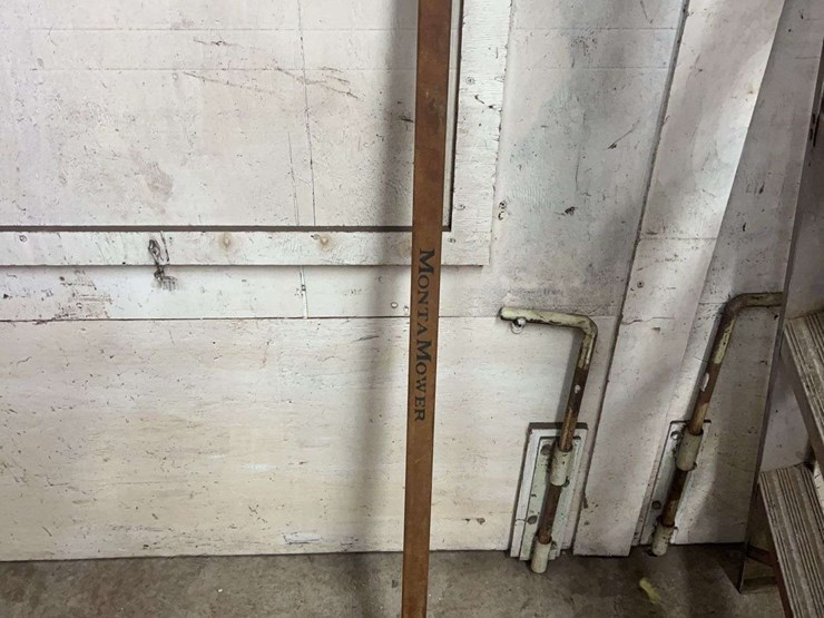 contents-of-wall-image-3