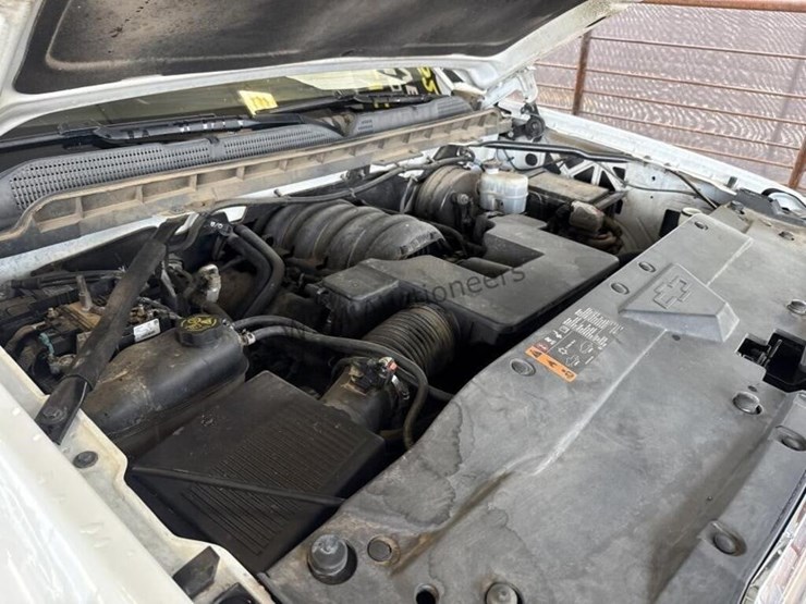 2019-chevrolet-silverado-1500-image-17