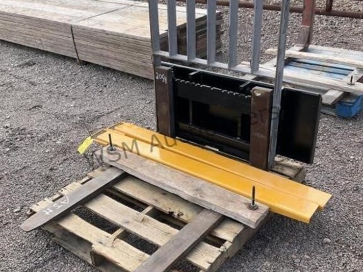 3ft-6in-skid-steer-forks-&-5ft-fork-extensions-image-1