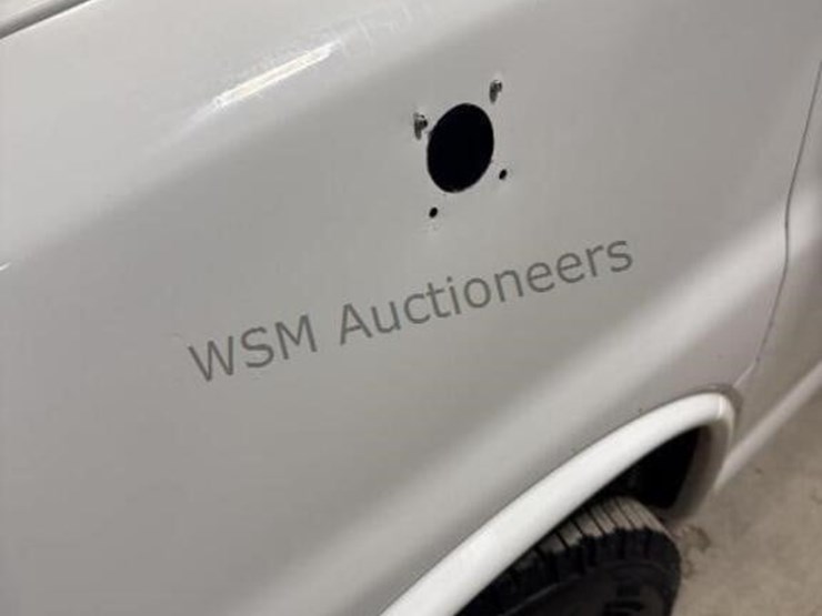 2015-chevrolet-express-2500-image-6