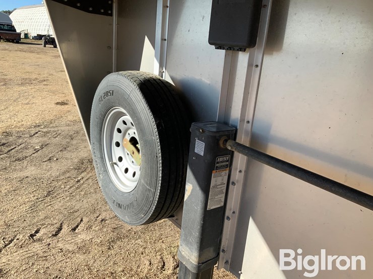 wilson-livestock-trailer-image-13