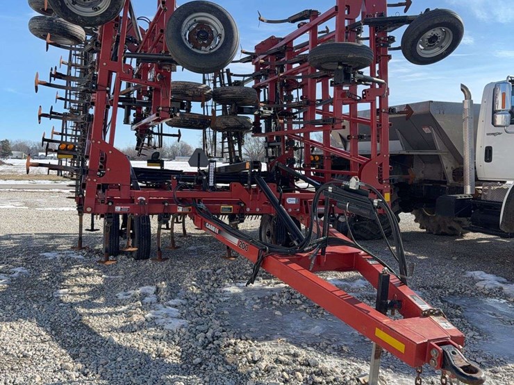 2014-45'-cih-field-cultivator-image-2