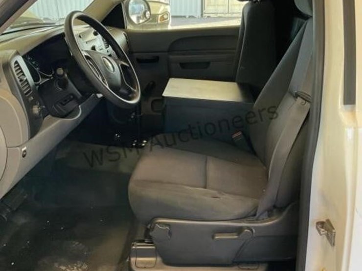 2012-chevrolet-silverado-1500-image-21