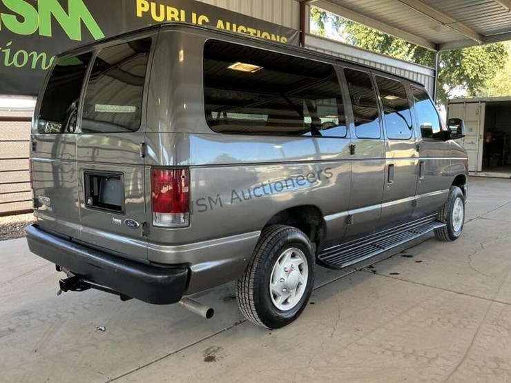 2009-ford-e150-image-7