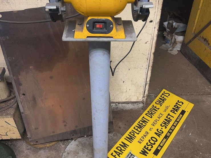 bench-grinder-with-stand-image-1