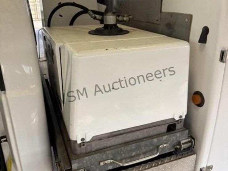 2006-ford-f450-image-17