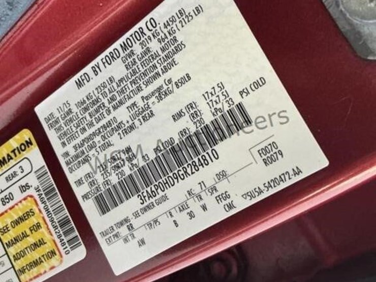 2016-ford-fusion-se-sdn-image-14