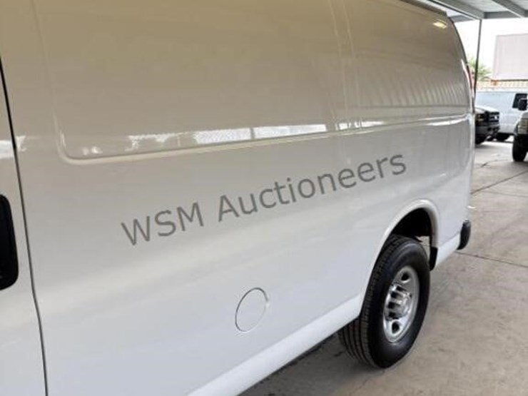 2014-chevrolet-express-2500-image-6