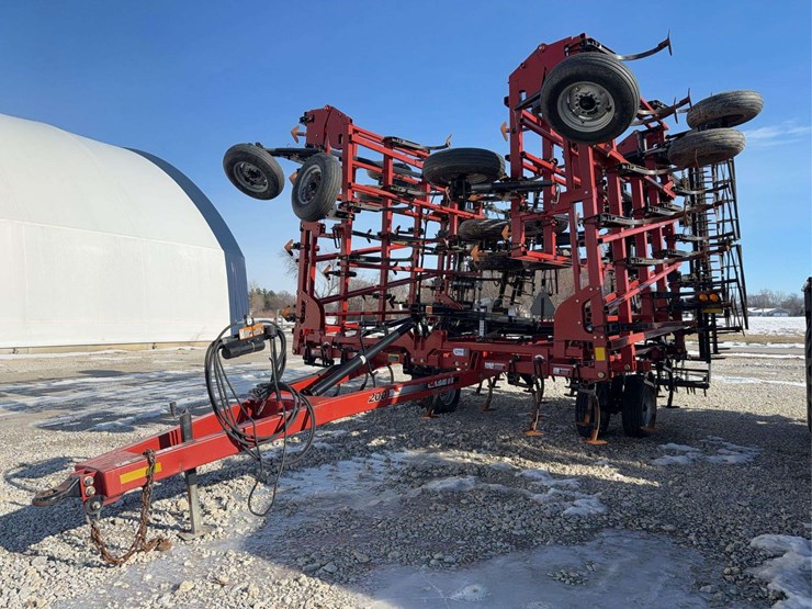 2014-45'-cih-field-cultivator-image-1