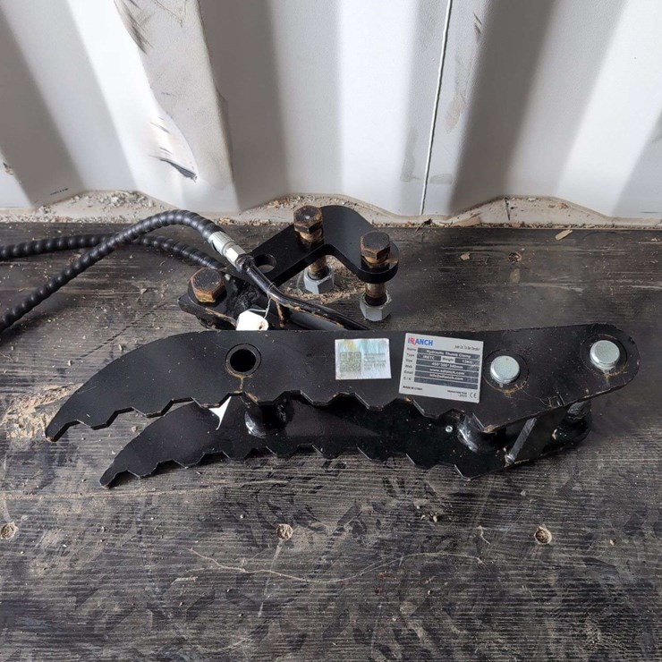 I Ranch Hydraulic Thumb Clamp - IRETC