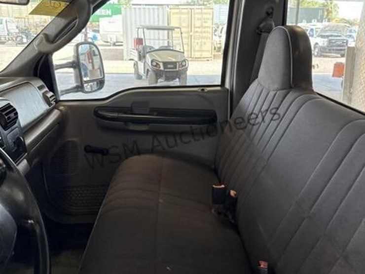 2006-ford-f450-image-28