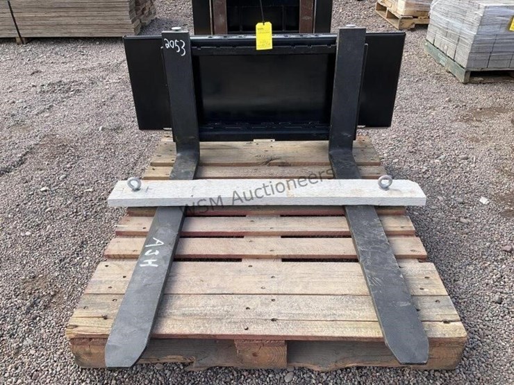 3ft-6in-skid-steer-forks-image-3