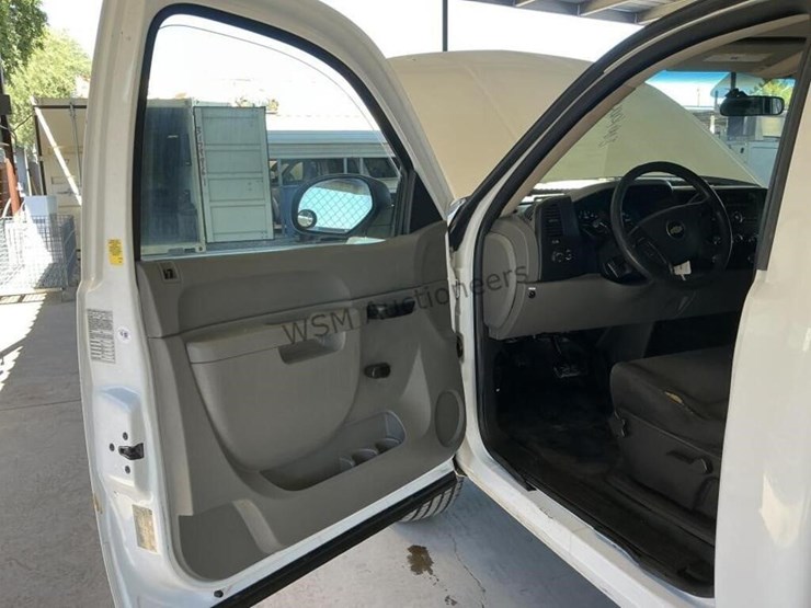 2012-chevrolet-silverado-1500-image-21